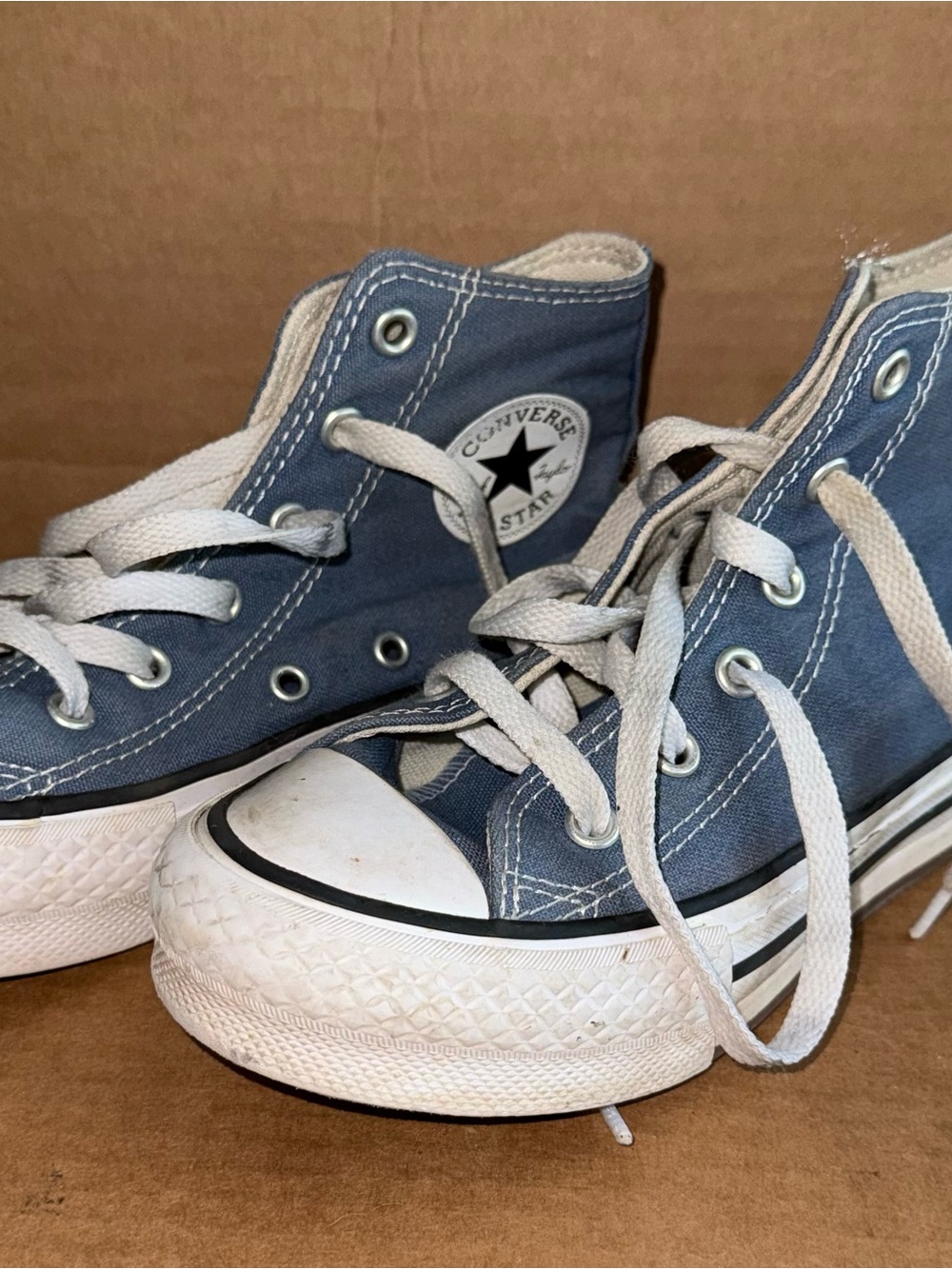 Converse High Top Sneakers in Dusty Blue and White Youth 13 G4